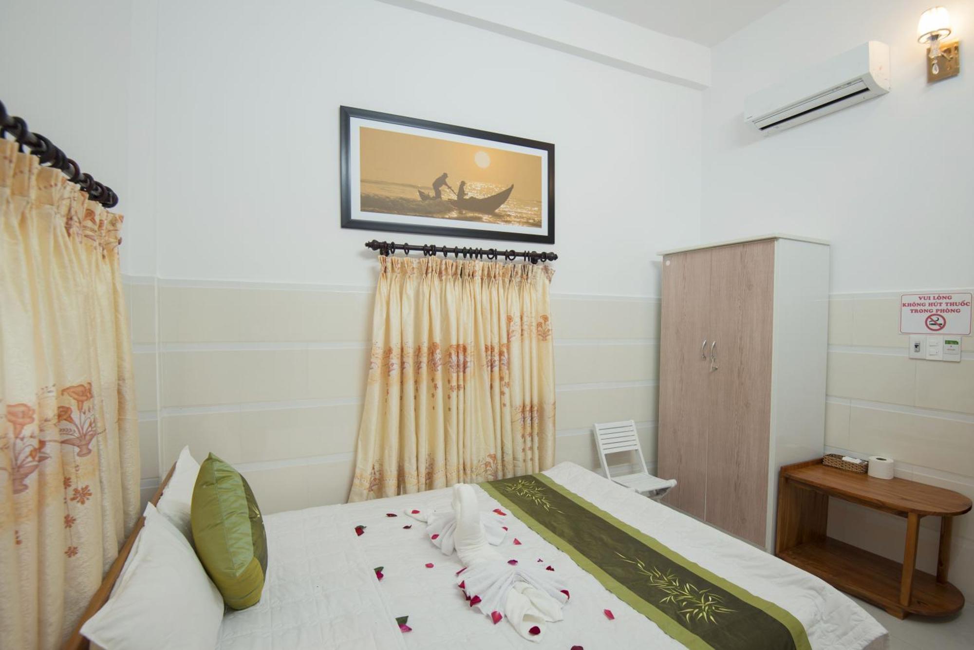 Bong House Homestay 2 Хойан Экстерьер фото